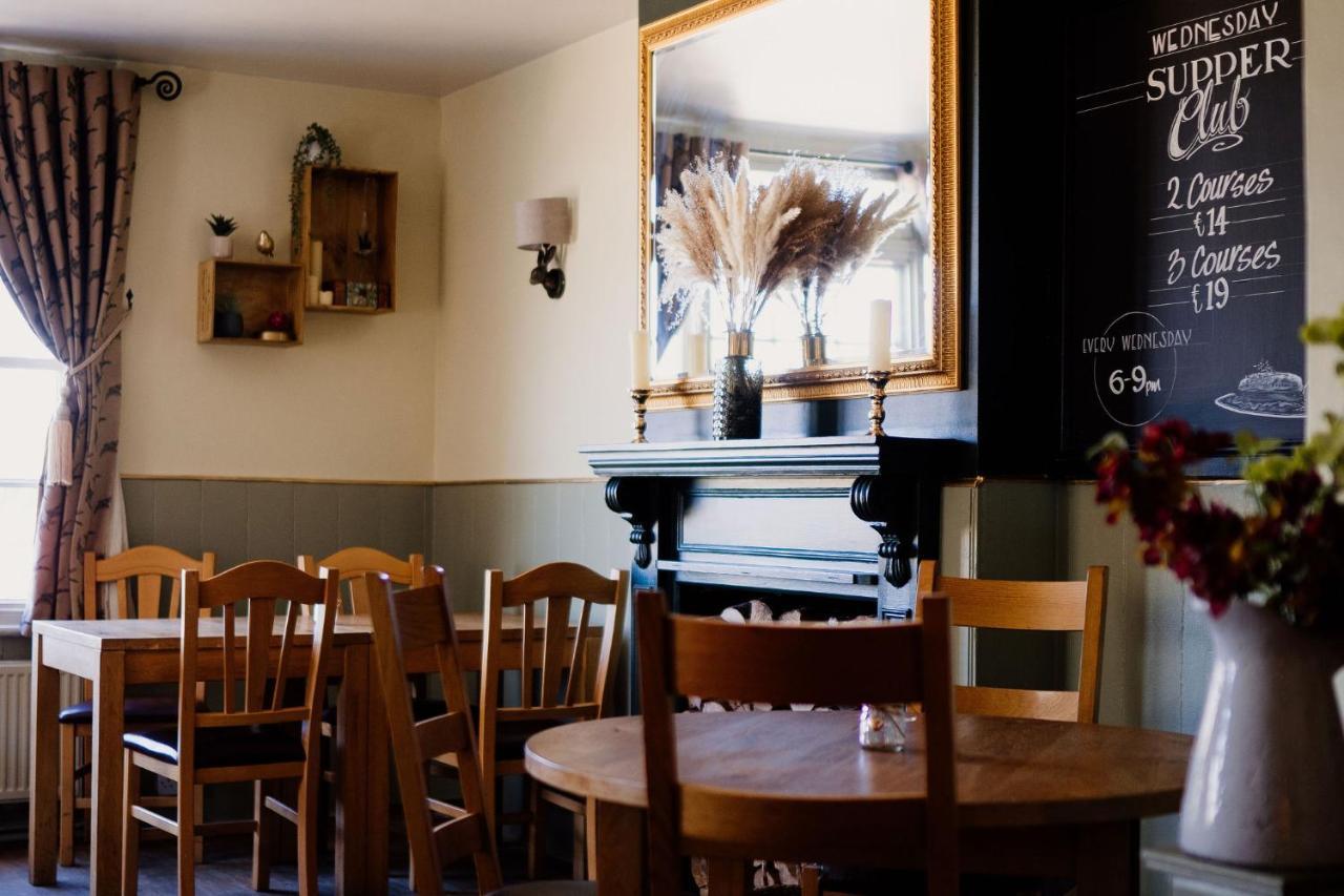 The Cricketers Arms Hotel Quendon ภายนอก รูปภาพ